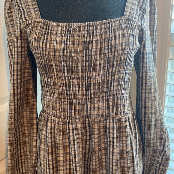 Cream Dresses & Skirts - Ladies Cream Dress